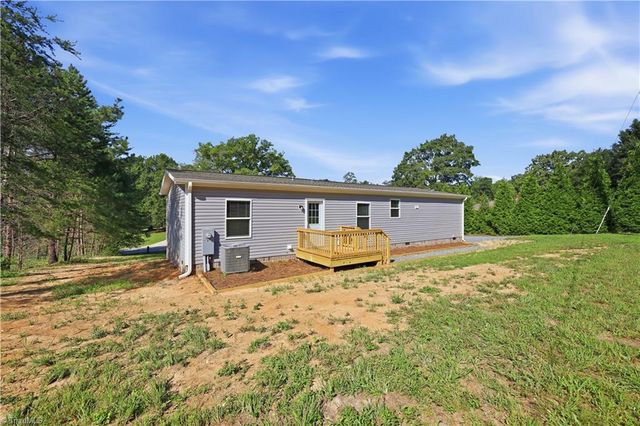 3929 Piney Mountain Road, Walnut Cove, NC 27052