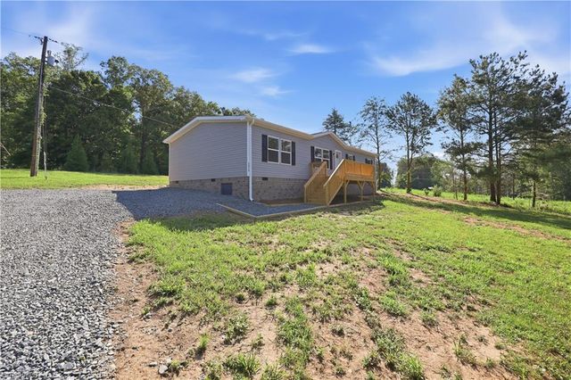 3929 Piney Mountain Road, Walnut Cove, NC 27052