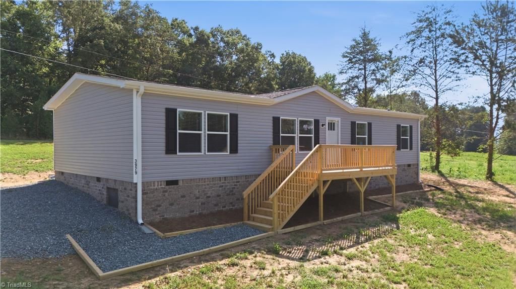 3929 Piney Mountain Road, Walnut Cove, NC 27052