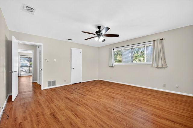 600 Ambassador Street, Denison, TX 75020