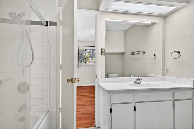 600 Ambassador Street, Denison, TX 75020