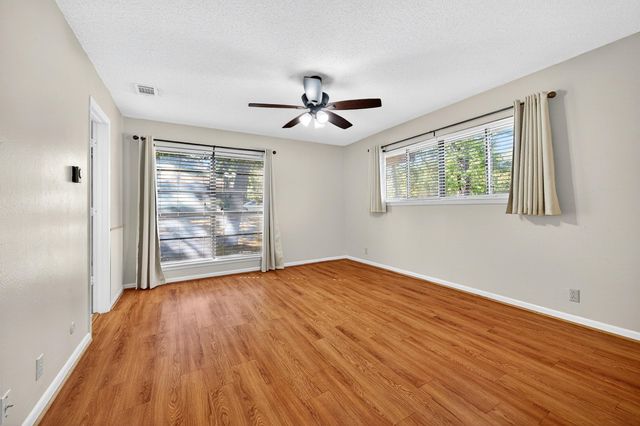 600 Ambassador Street, Denison, TX 75020