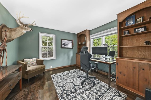 123 W Glenview COURT, Mequon, WI 53092
