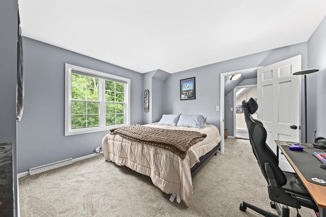 123 W Glenview COURT, Mequon, WI 53092