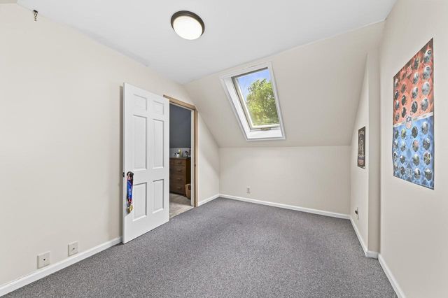 123 W Glenview COURT, Mequon, WI 53092