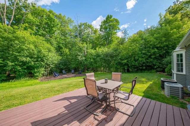 123 W Glenview COURT, Mequon, WI 53092
