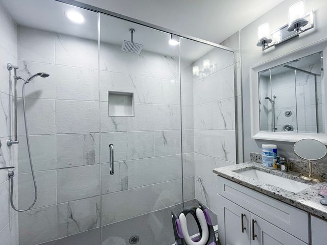 1750 W Summerdale Avenue 1, Chicago, IL 60640