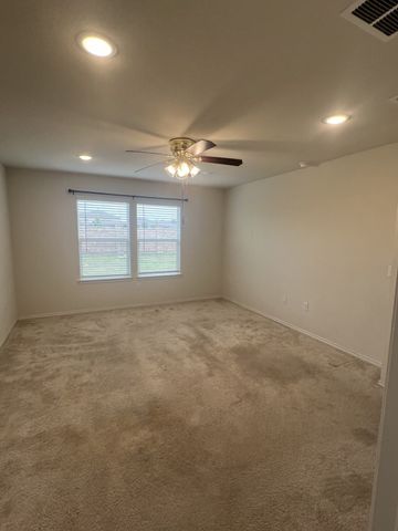 1228 Waggoner Drive, Aubrey, TX 76227