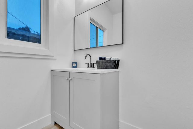 830 Flower St, Turlock, CA 95380