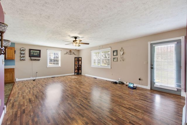 901 Sugar Valley Road, Albany, KY 42602