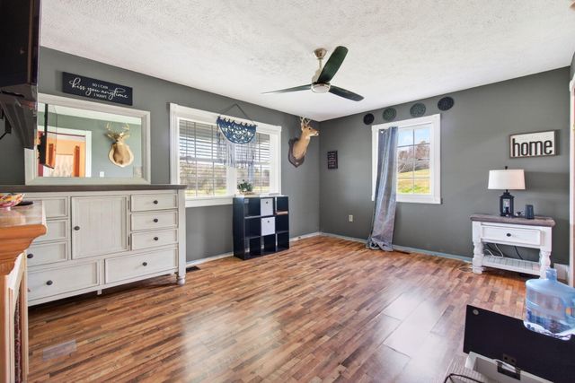 901 Sugar Valley Road, Albany, KY 42602