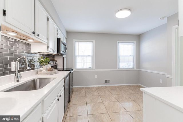 1427 ADMIRAL DR, Woodbridge, VA 22192