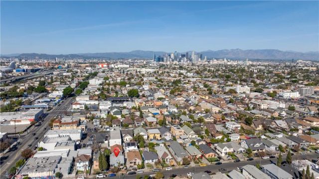237 W 46th, Los Angeles, CA 90037