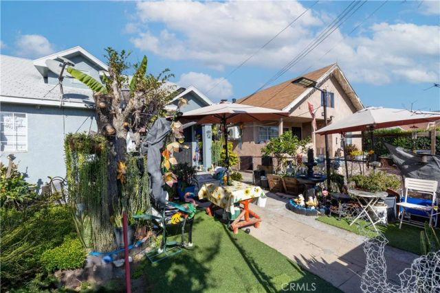 237 W 46th, Los Angeles, CA 90037