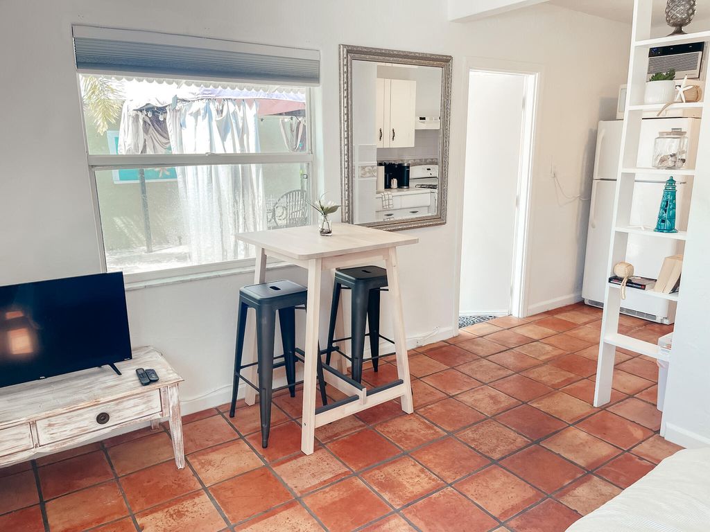 516 3rd Avenue S, Lake Worth Beach, FL 33460