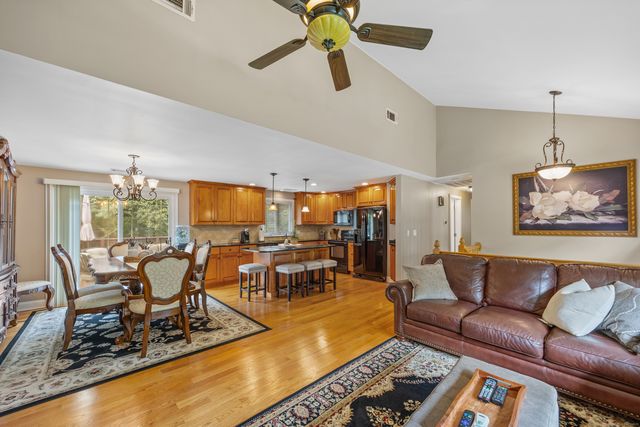 199 Aston Lane, Middletown, CT 06457