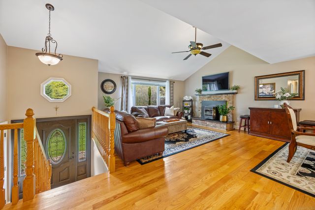 199 Aston Lane, Middletown, CT 06457