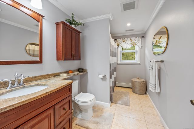 199 Aston Lane, Middletown, CT 06457
