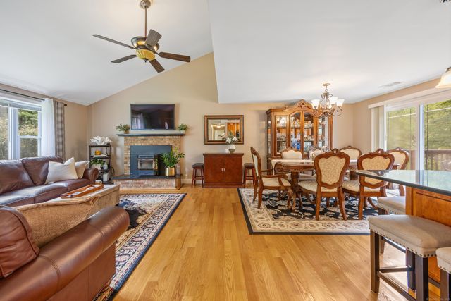 199 Aston Lane, Middletown, CT 06457