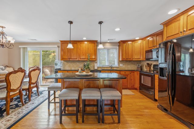 199 Aston Lane, Middletown, CT 06457