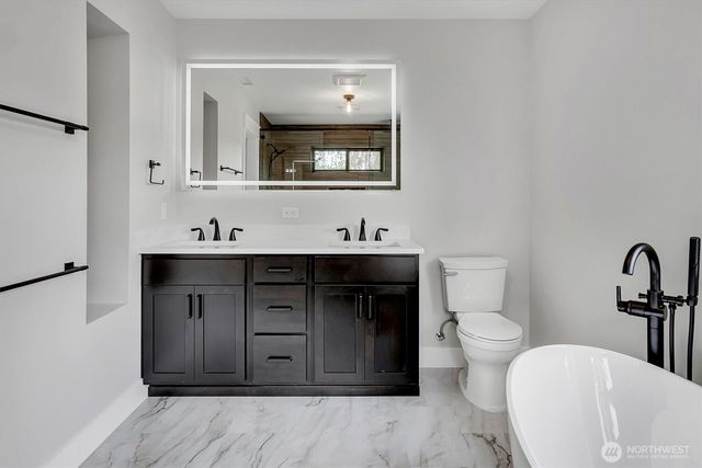 8173 Silva Ave SE, Snoqualmie, WA 98065