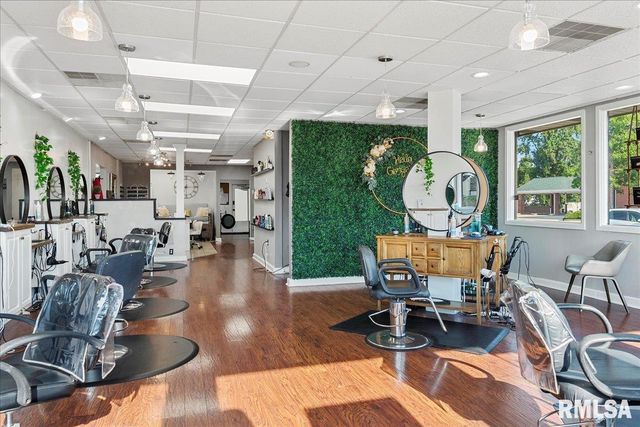 215-221 N MAIN Street, Chatham, IL 62629