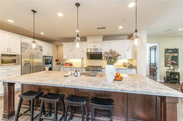 220 Barnes Road, Tustin, CA 92782