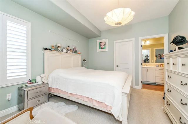 220 Barnes Road, Tustin, CA 92782