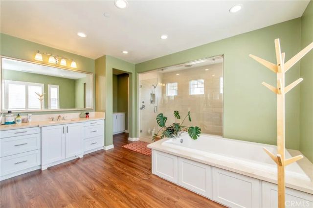 220 Barnes Road, Tustin, CA 92782