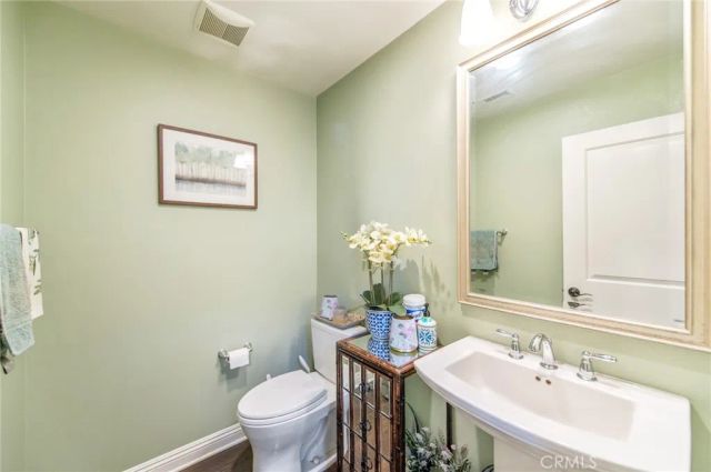 220 Barnes Road, Tustin, CA 92782