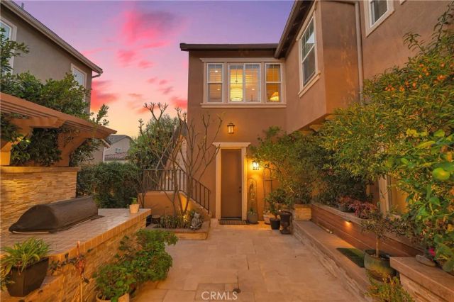 220 Barnes Road, Tustin, CA 92782