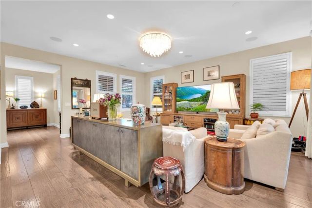 220 Barnes Road, Tustin, CA 92782