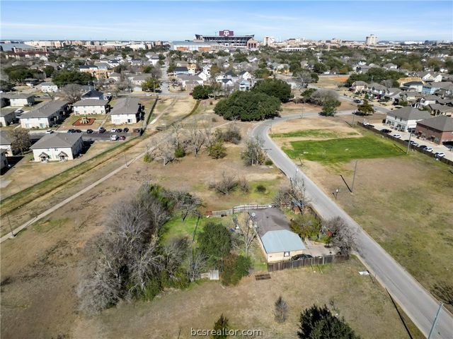 904 Eleanor Street, College Station, TX 77840