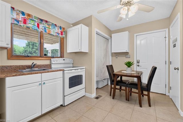2581 Sandpiper RD, Virginia Beach, VA 23456
