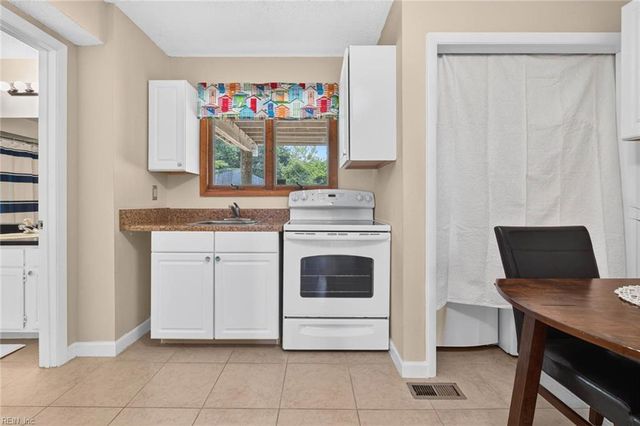 2581 Sandpiper RD, Virginia Beach, VA 23456