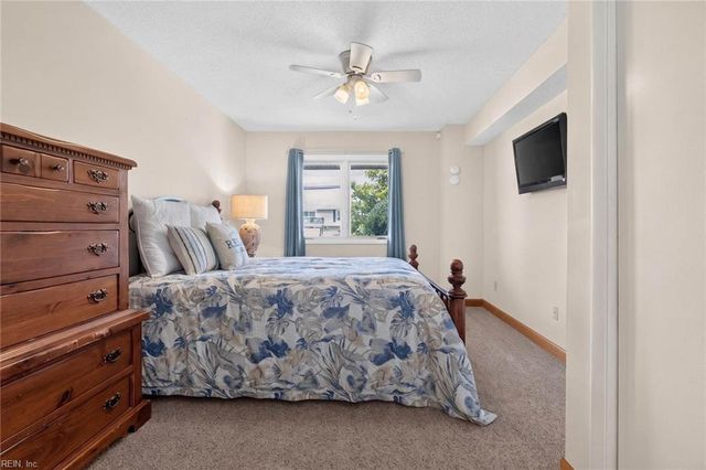 2581 Sandpiper RD, Virginia Beach, VA 23456