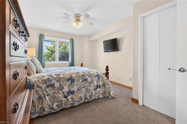 2581 Sandpiper RD, Virginia Beach, VA 23456
