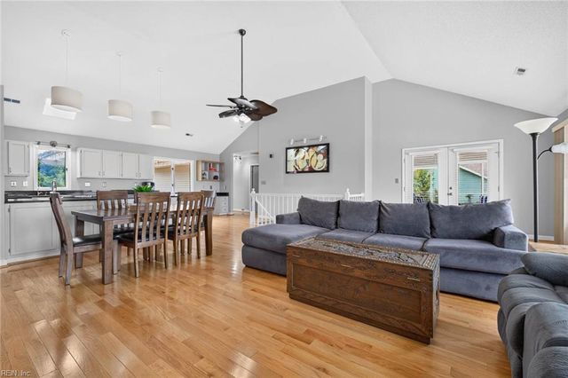 2581 Sandpiper RD, Virginia Beach, VA 23456
