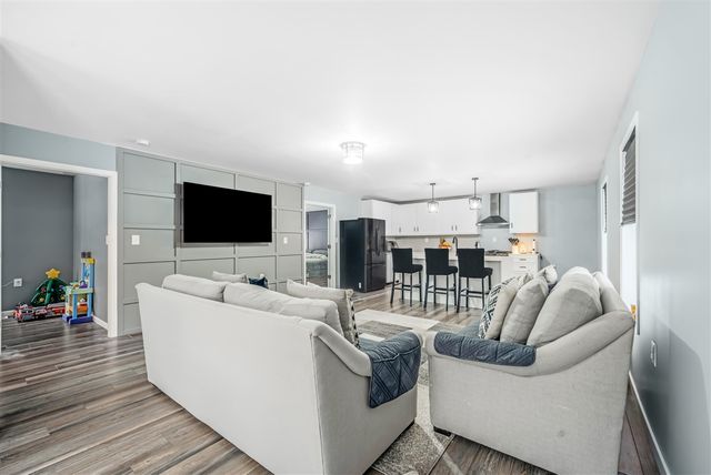 32844 Winther Avenue, Paw Paw, MI 49079