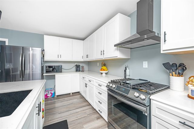 32844 Winther Avenue, Paw Paw, MI 49079