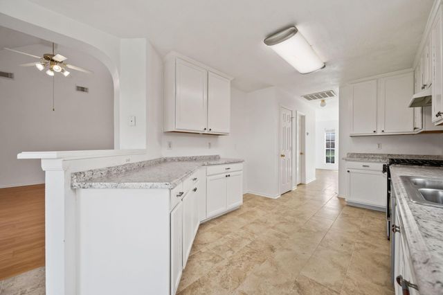 26900 Castlecliff Lane, Kingwood, TX 77339