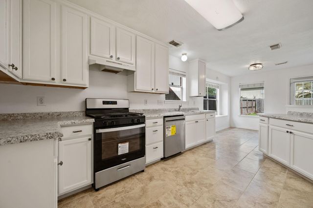 26900 Castlecliff Lane, Kingwood, TX 77339