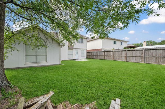 26900 Castlecliff Lane, Kingwood, TX 77339