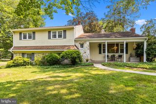 2330 LAKEVIEW DR, Yardley, PA 19067