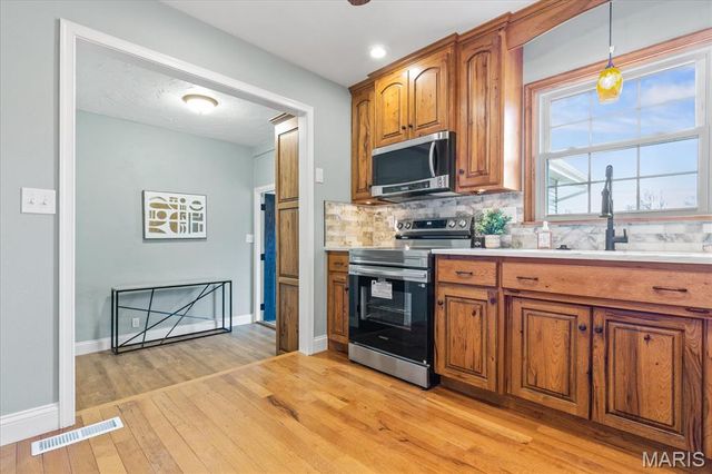 908 Crescent Drive, St Charles, MO 63301