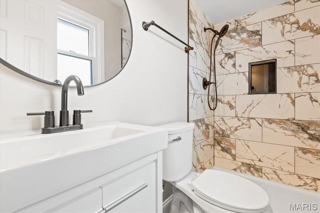 908 Crescent Drive, St Charles, MO 63301