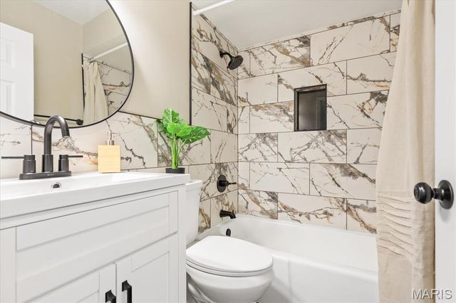 908 Crescent Drive, St Charles, MO 63301