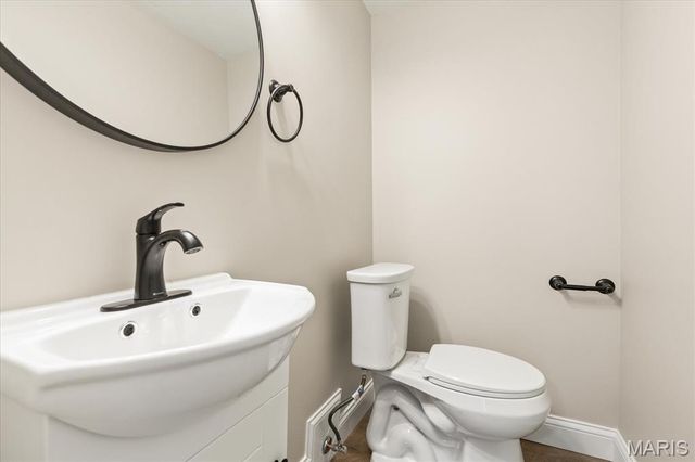 908 Crescent Drive, St Charles, MO 63301