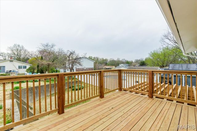 908 Crescent Drive, St Charles, MO 63301