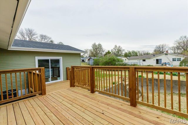 908 Crescent Drive, St Charles, MO 63301